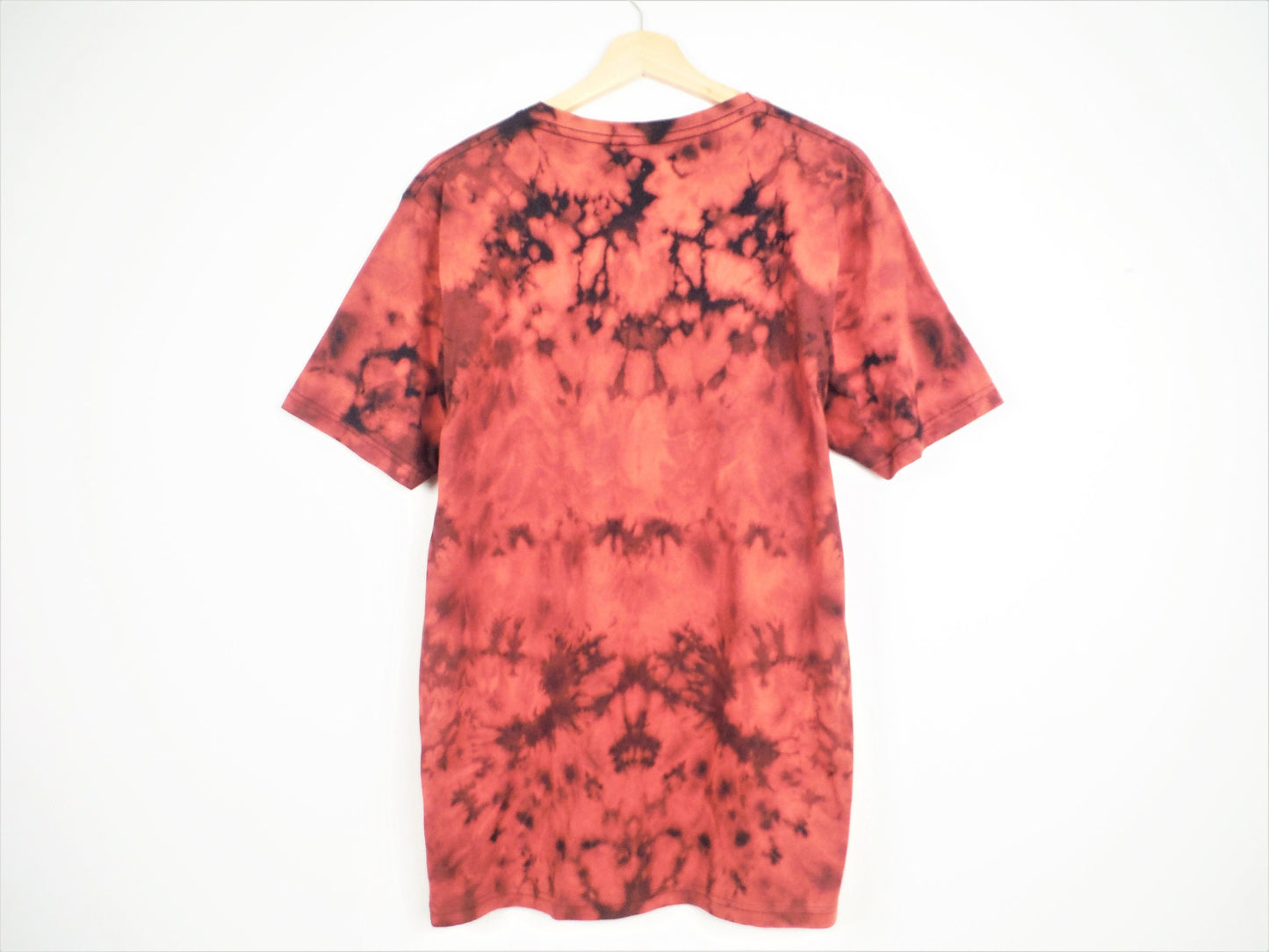 Ice Dyed Bleach T-Shirt (Organic Cotton) - Navy / Red L